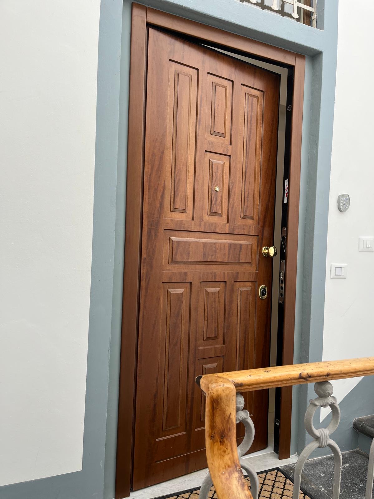 Porta blindata in legno